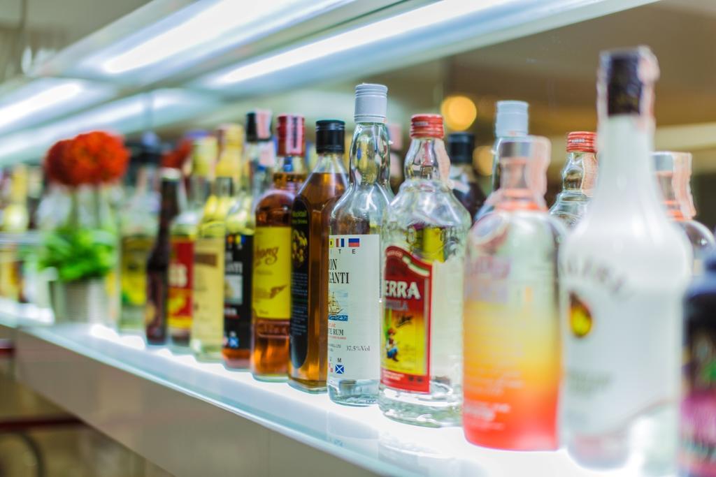Le Touche Hotel Банкок Екстериор снимка